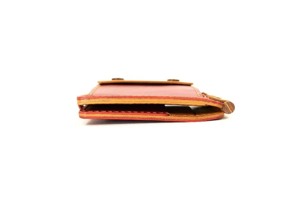 Portefeuille_avec_un_axe_en_bois_9.webp